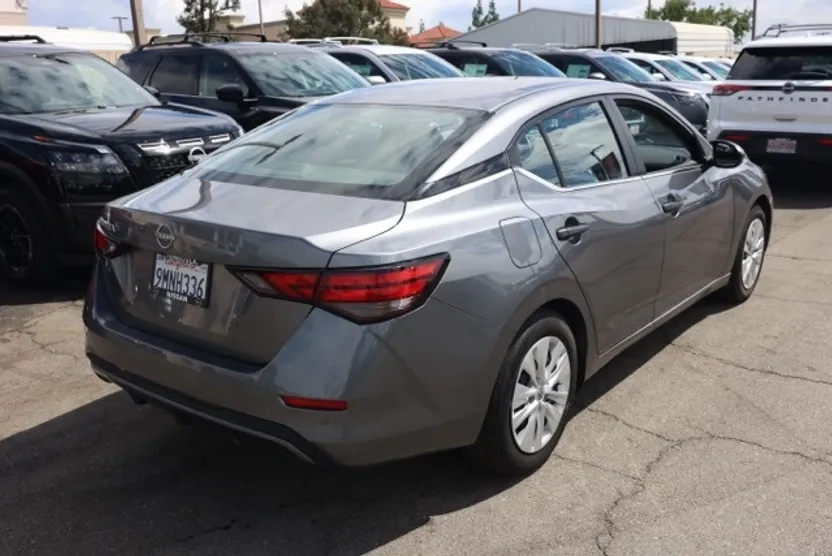 2024 Nissan Sentra S photo 1