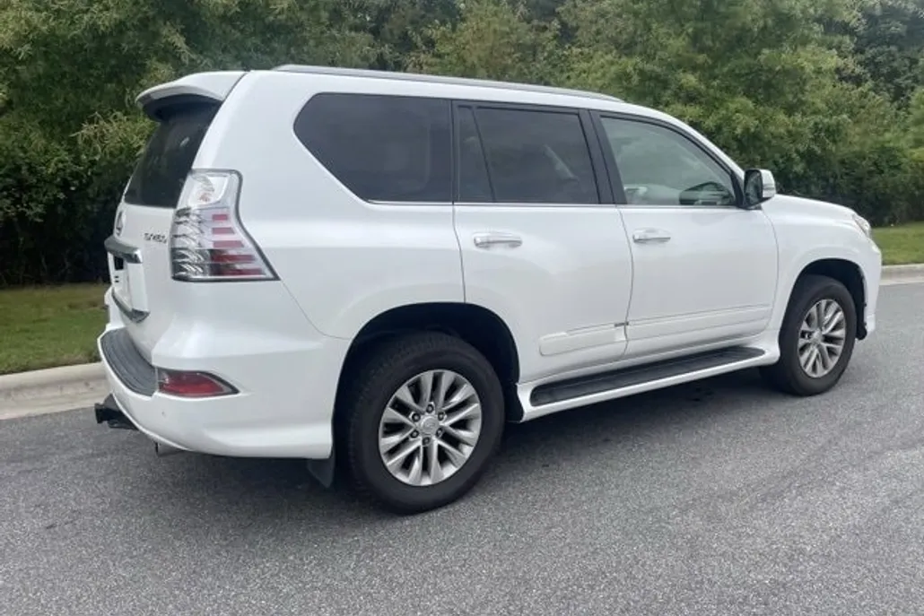 2018 Lexus GX 460 photo 1