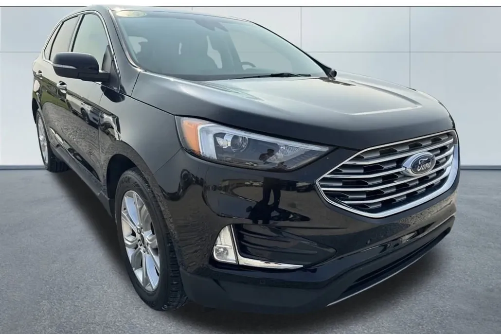 2024 Ford Edge Titanium photo 1