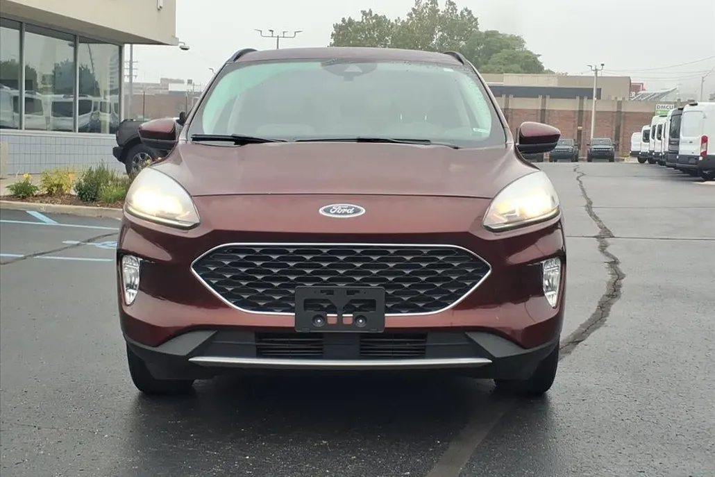 2021 Ford Escape SEL photo 1