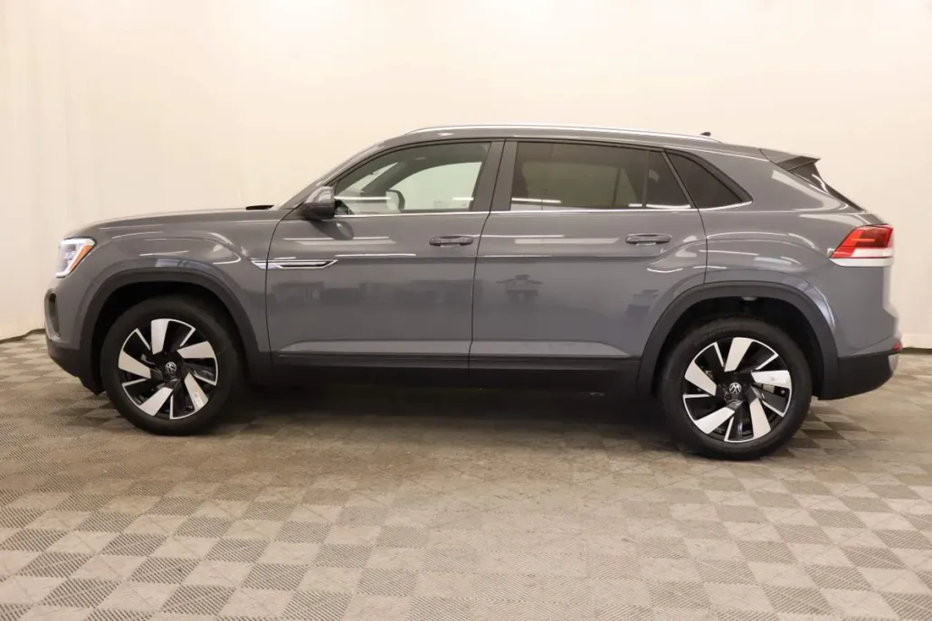 2026 Volkswagen Atlas Cross Sport SE Technology photo 1