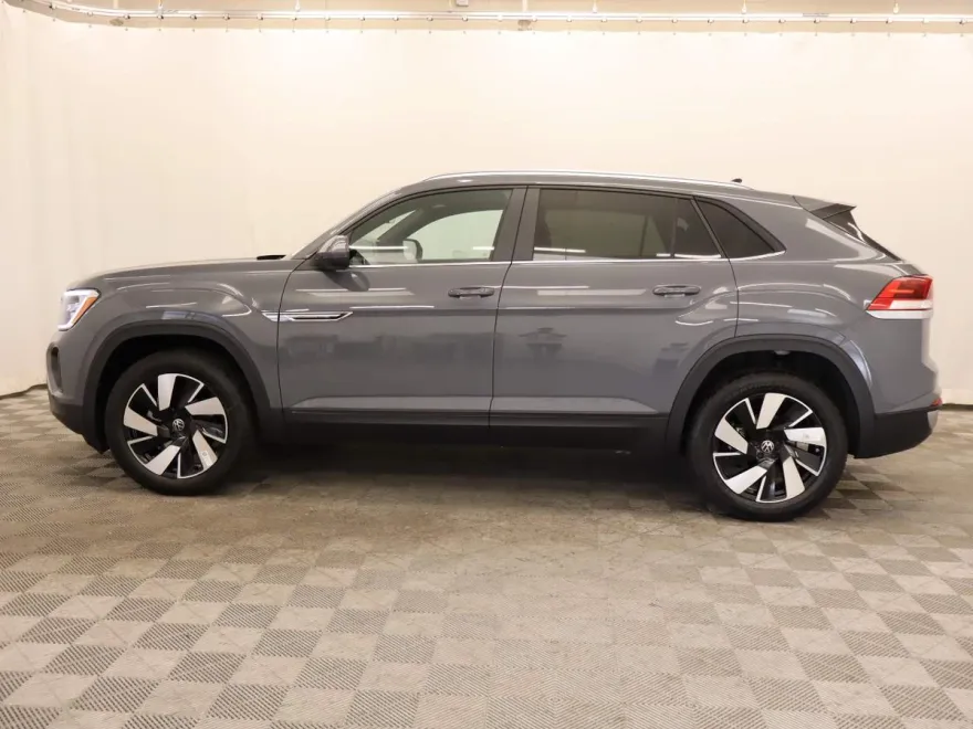 2026 Volkswagen Atlas Cross Sport SE Technology photo 1