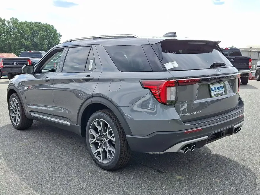2025 Ford Explorer Platinum photo 1