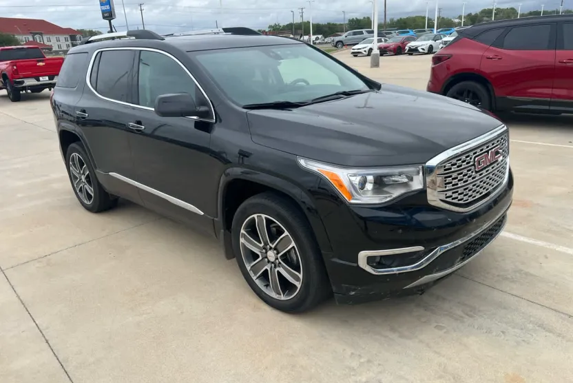 2017 Gmc Acadia Denali photo 1