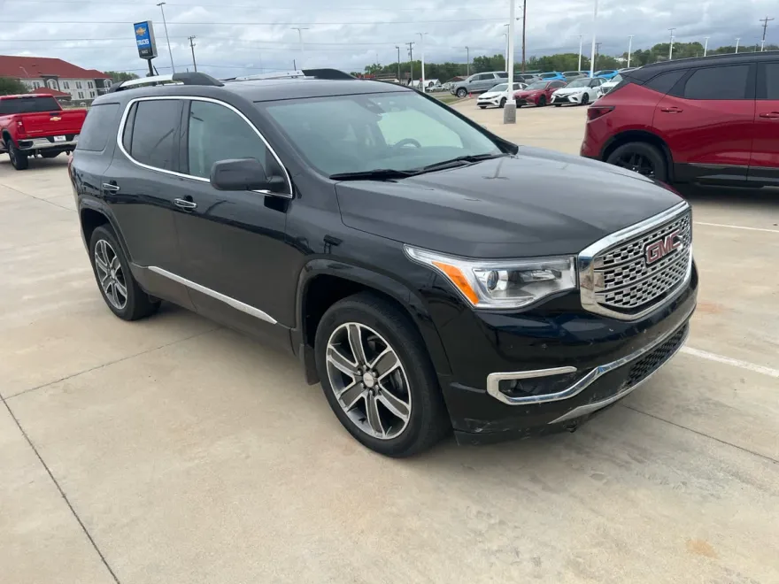 2017 Gmc Acadia Denali photo 1