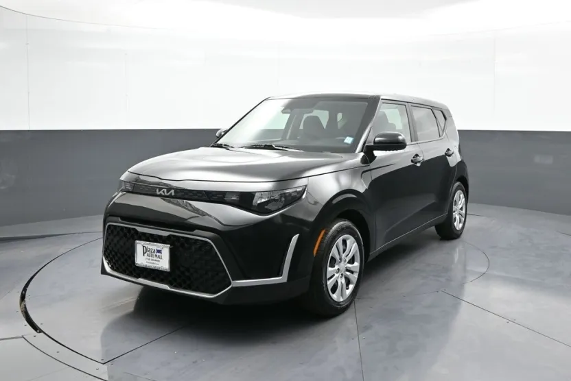 2023 Kia Soul LX S photo 1