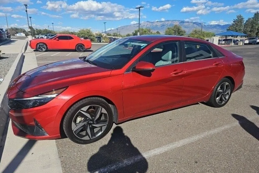 2021 Hyundai Elantra Limited photo 1