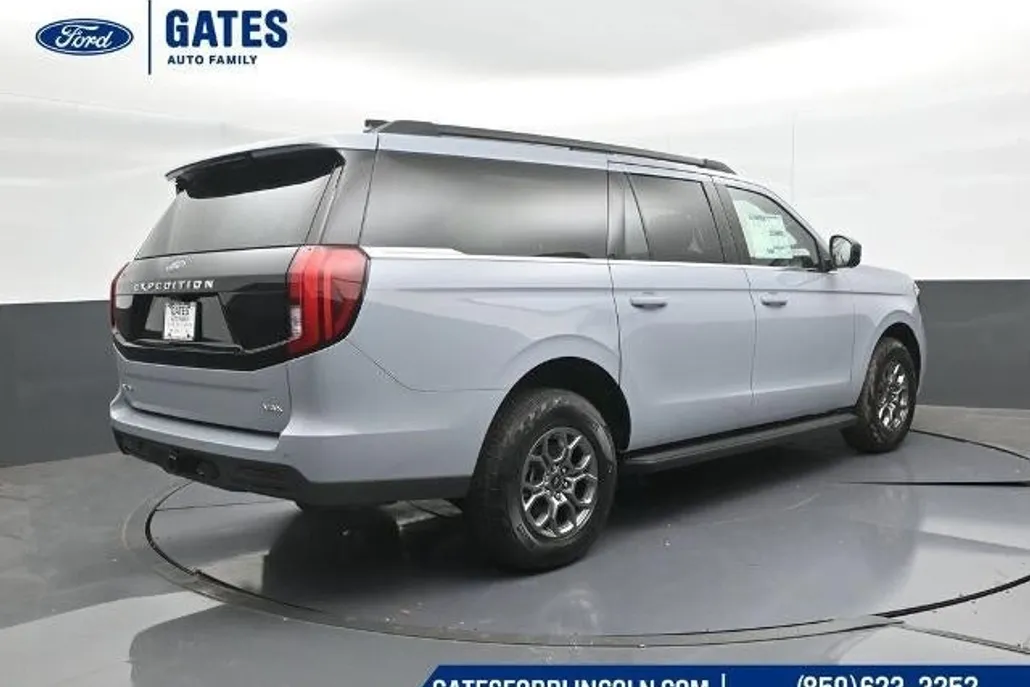 2025 Ford Expedition MAX Base photo 1