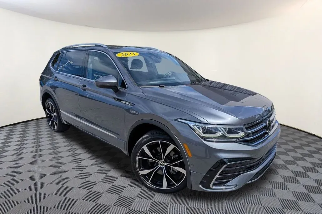 2023 Volkswagen Tiguan SEL R-Line Black photo 1