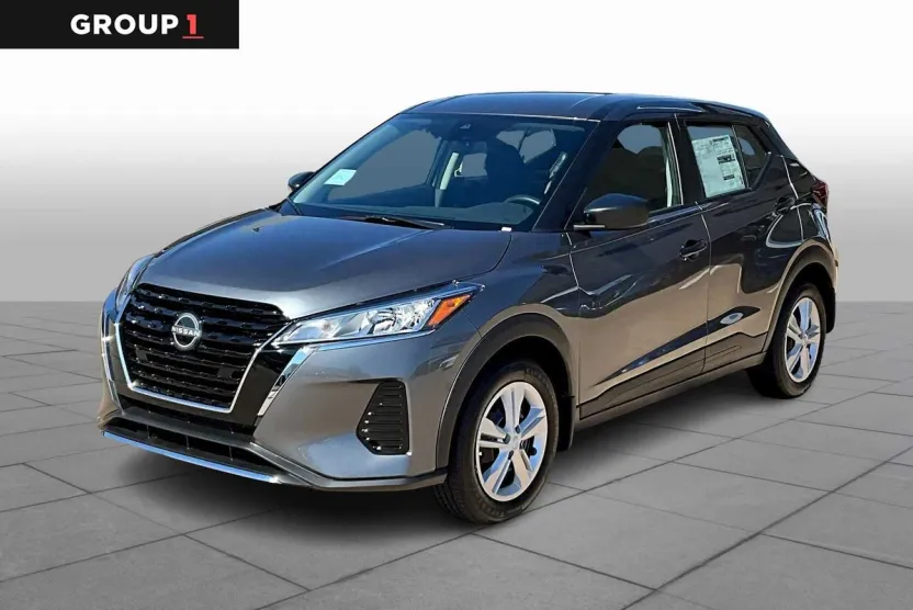 2025 Nissan Kicks Play S photo 1