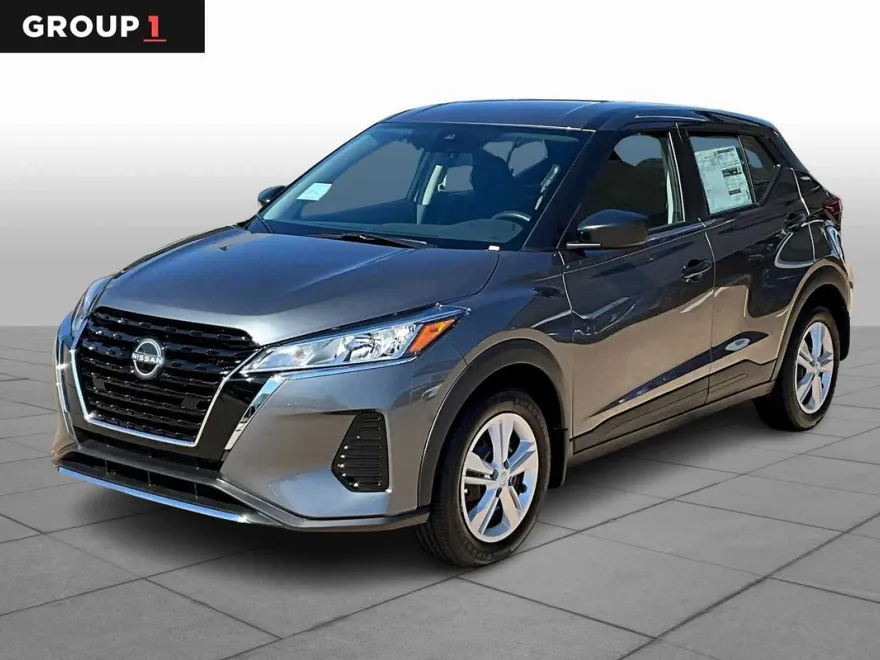 2025 Nissan Kicks Play S photo 1