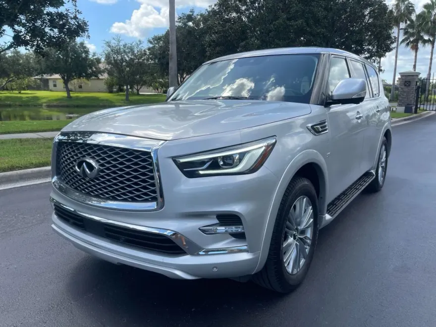 2019 Infiniti QX80 Luxe photo 1