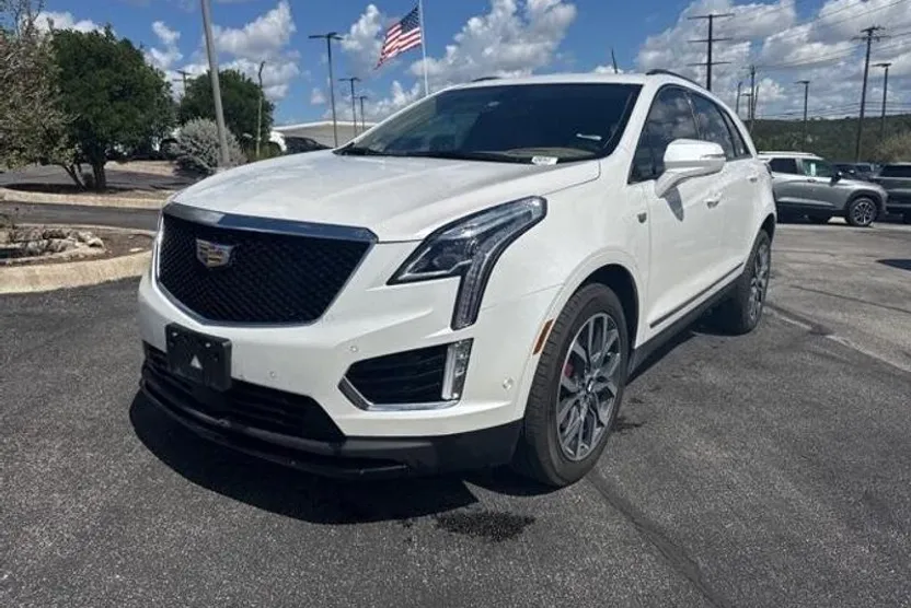 2023 Cadillac XT5 Sport photo 1