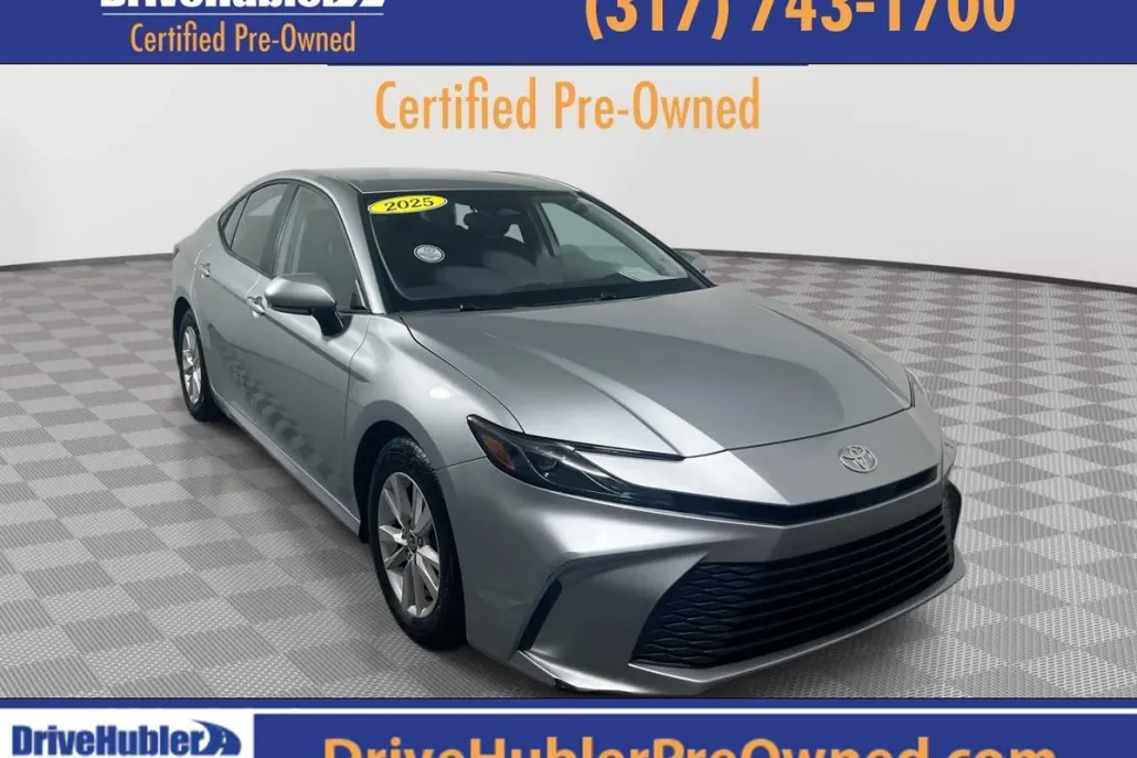 2025 Toyota Camry LE photo 1