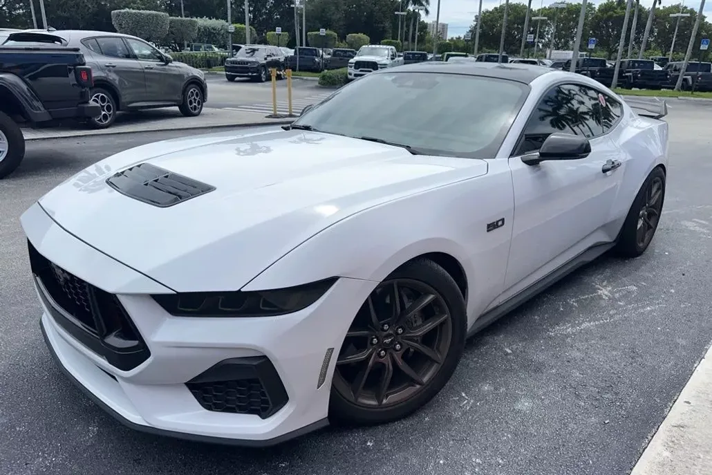 2024 Ford Mustang GT Premium photo 1