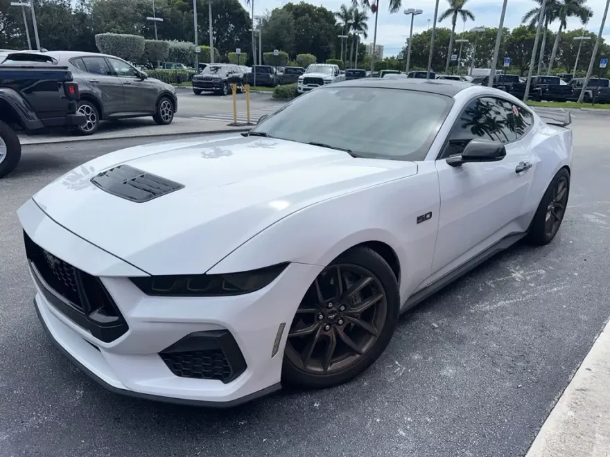 2024 Ford Mustang GT Premium photo 1
