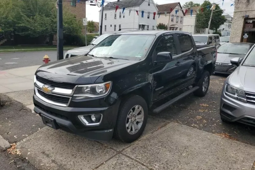 2018 Chevrolet Colorado LT photo 1