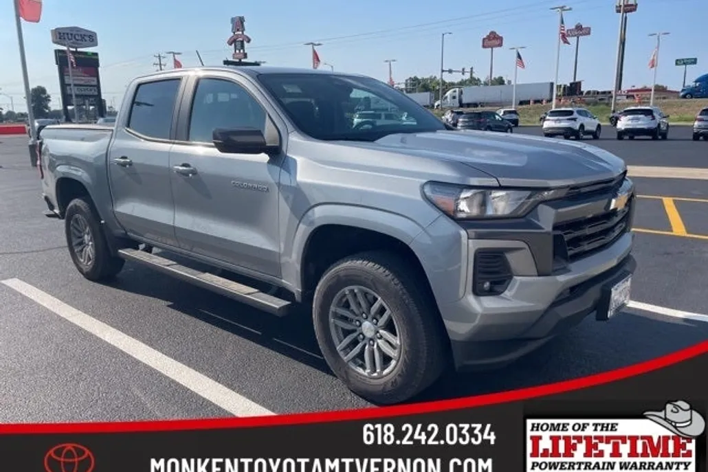 2024 Chevrolet Colorado LT photo 1