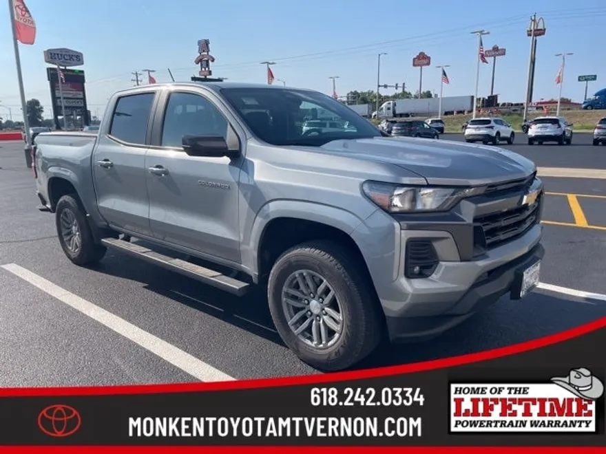 2024 Chevrolet Colorado LT photo 1