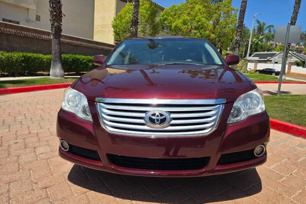 2009 Toyota Avalon Limited photo 1