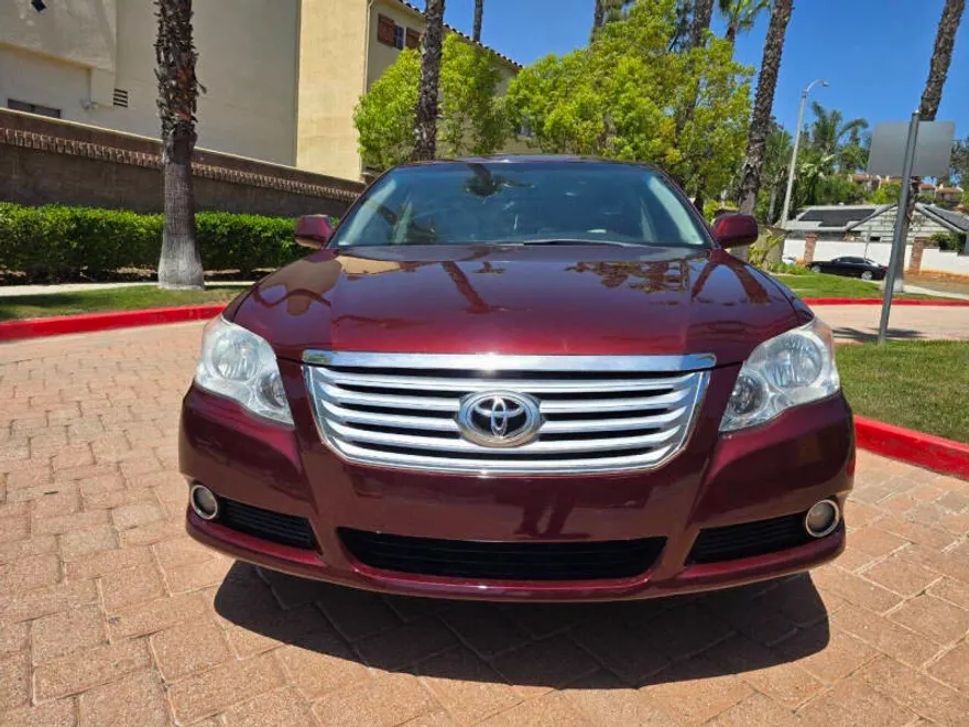 2009 Toyota Avalon Limited photo 1