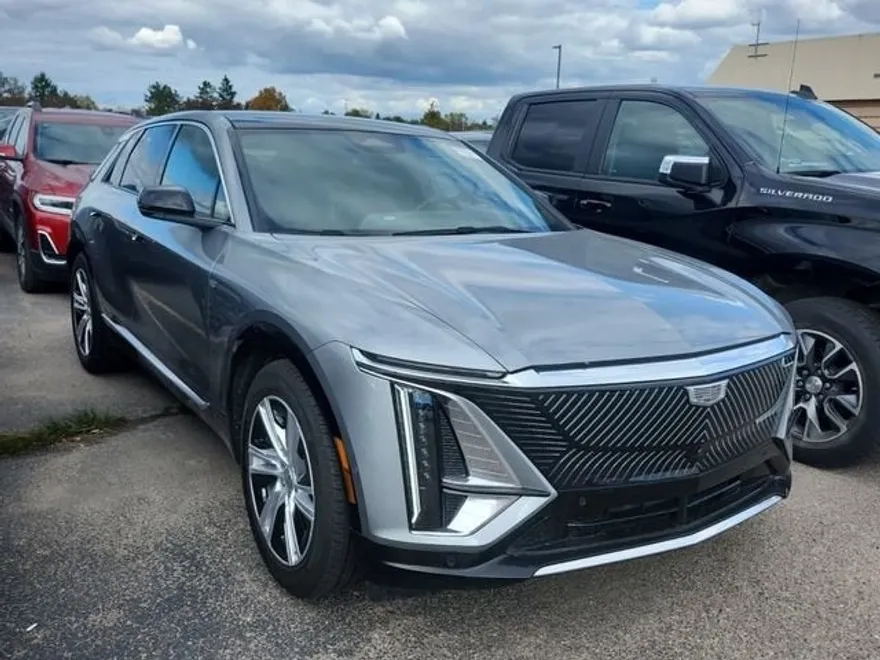2024 Cadillac Lyriq Tech photo 1