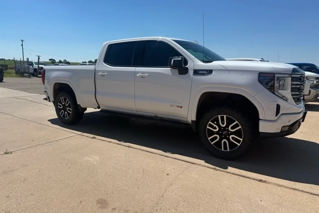 2024 Gmc Sierra 1500 AT4 photo 1