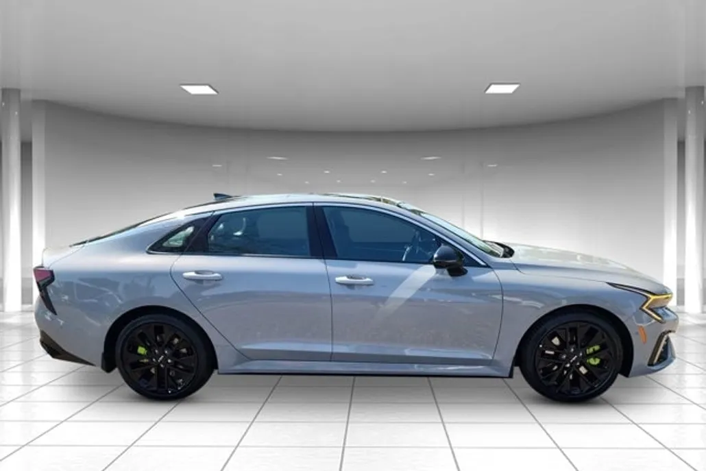 2026 Kia K5 GT photo 1
