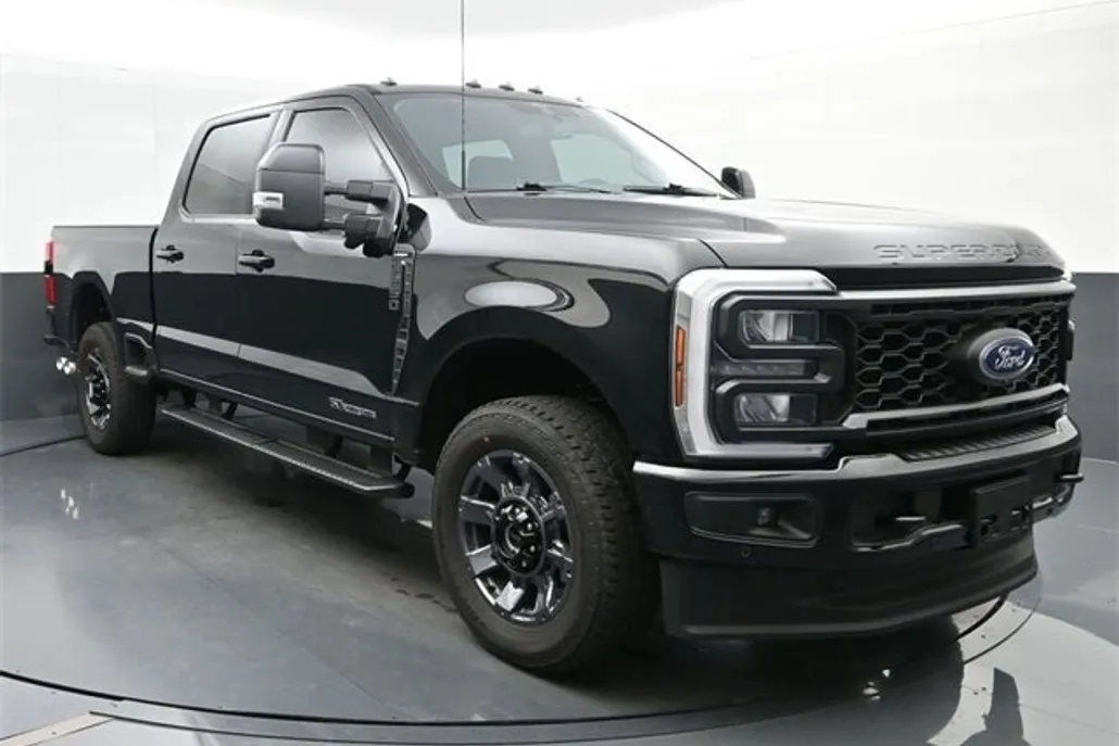 2024 Ford F-250 Lariat photo 1