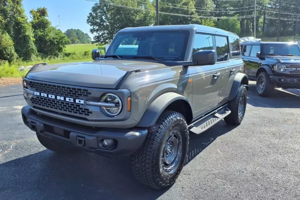 2025 Ford Bronco Badlands photo 1