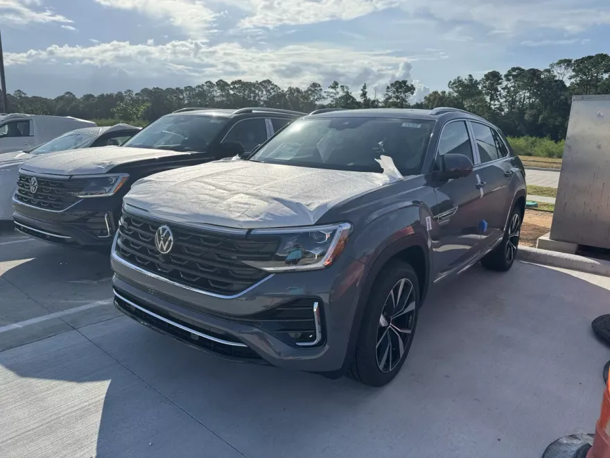 2025 Volkswagen Atlas Cross Sport SEL Premium R-Line photo 1