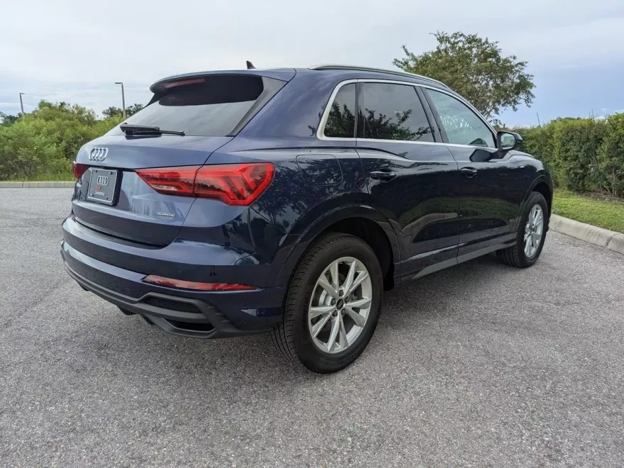 2025 Audi Q3 45 TFSI S line Premium photo 1
