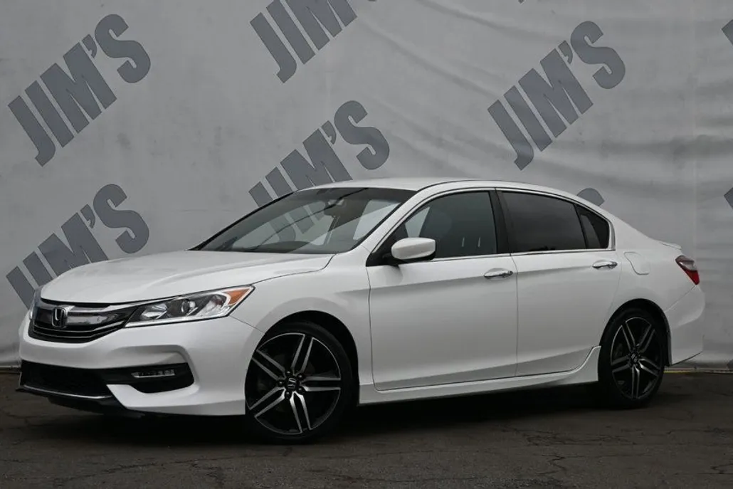 2017 Honda Accord Sport photo 1