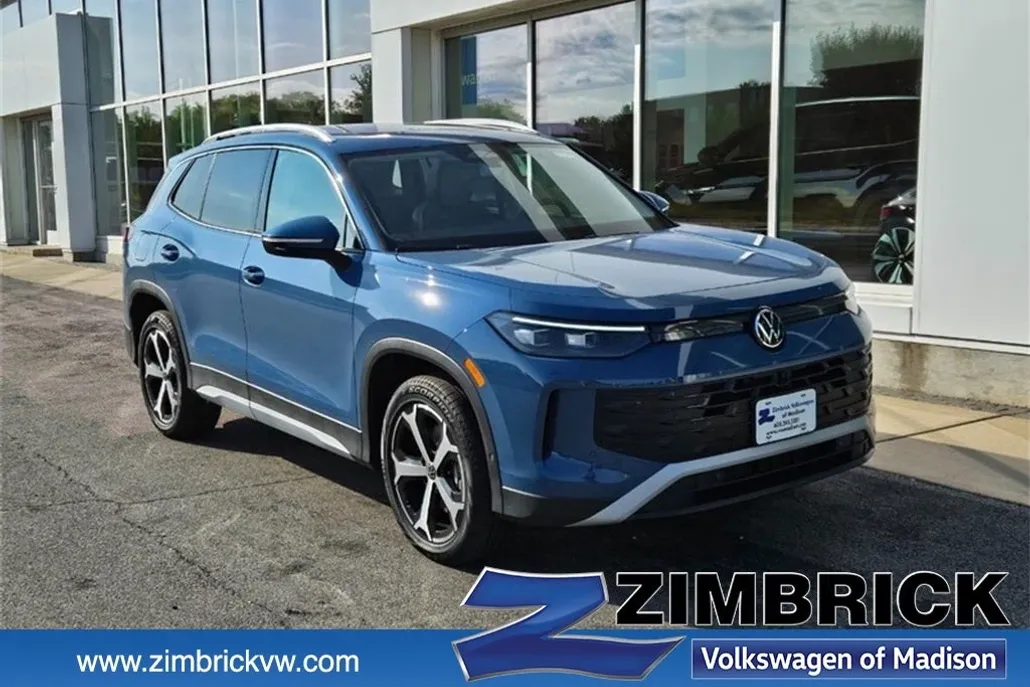 2025 Volkswagen Tiguan SE photo 1