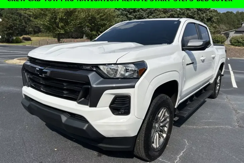 2024 Chevrolet Colorado LT photo 1