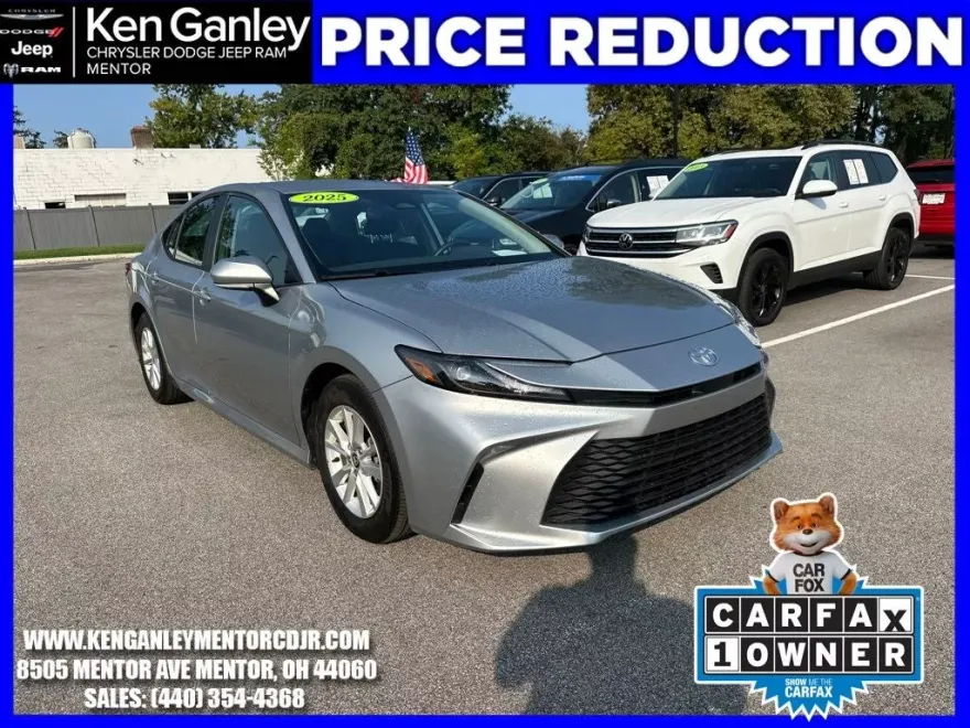 2025 Toyota Camry LE photo 1