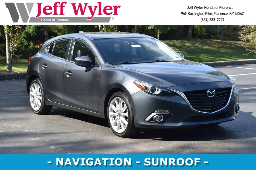 2015 Mazda Mazda3 s Grand Touring Hatchback photo 1