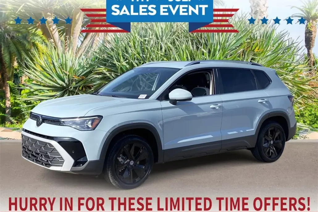 2025 Volkswagen Taos SE photo 1