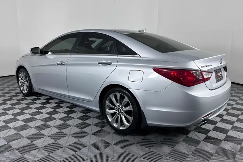 2013 Hyundai Sonata Limited photo 1