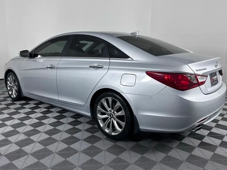 2013 Hyundai Sonata Limited photo 1