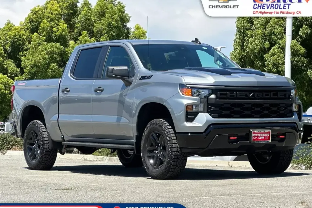2025 Chevrolet Silverado 1500 Custom Trail Boss photo 1