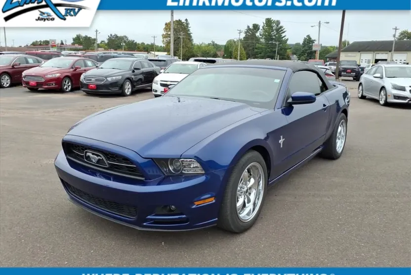 2014 Ford Mustang V6 photo 1