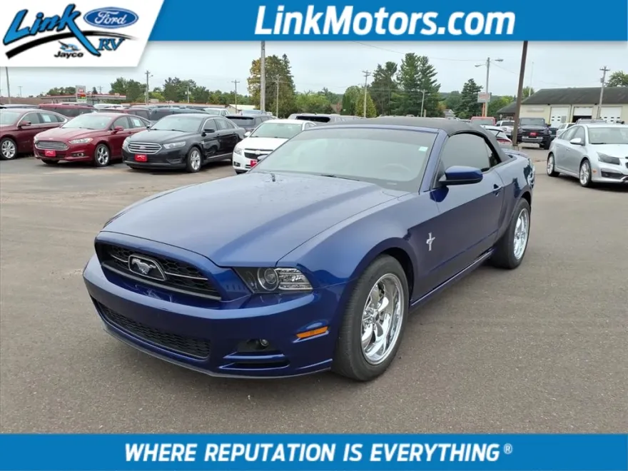 2014 Ford Mustang V6 photo 1