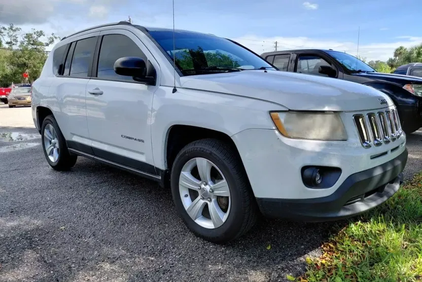 2012 Jeep Compass Latitude photo 1