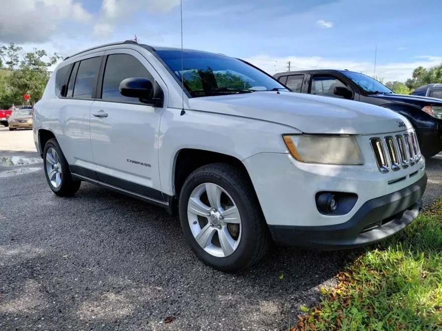 2012 Jeep Compass Latitude photo 1