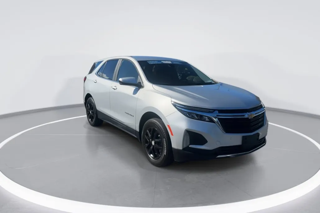 2022 Chevrolet Equinox LT photo 1