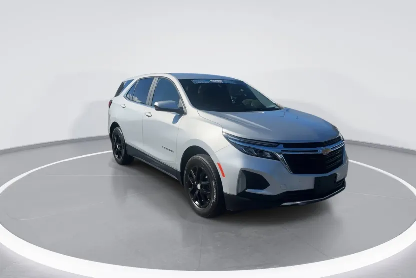 2022 Chevrolet Equinox LT photo 1