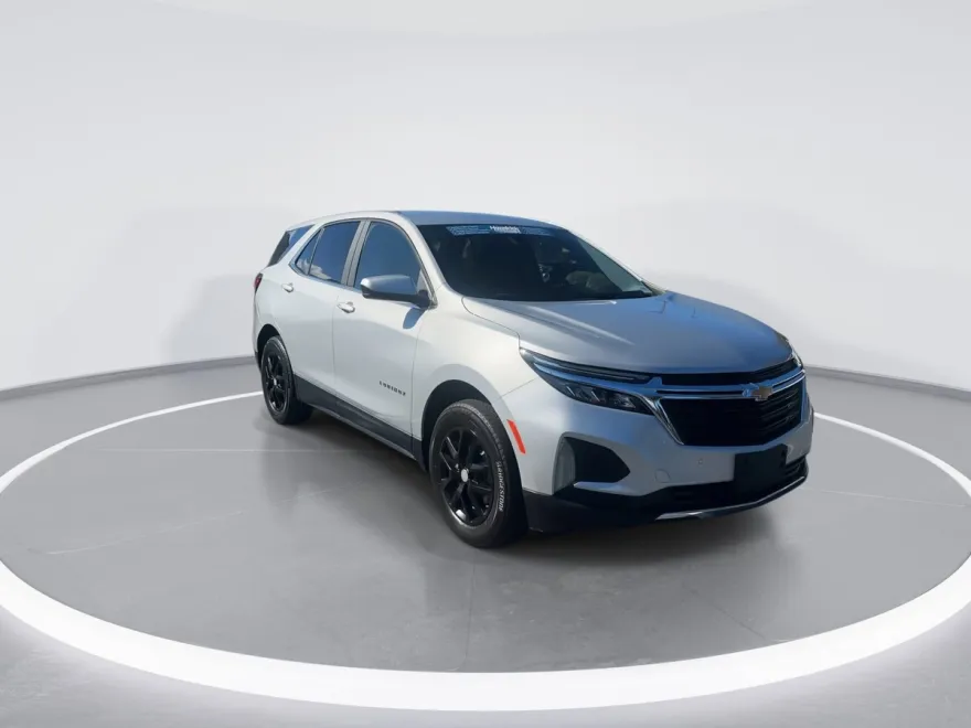 2022 Chevrolet Equinox LT photo 1