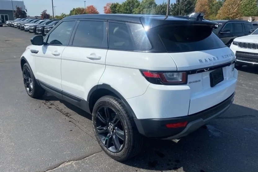 2018 Land Rover Range Rover Evoque SE Premium photo 1
