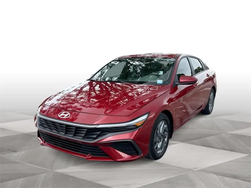 2024 Hyundai Elantra SEL photo 1